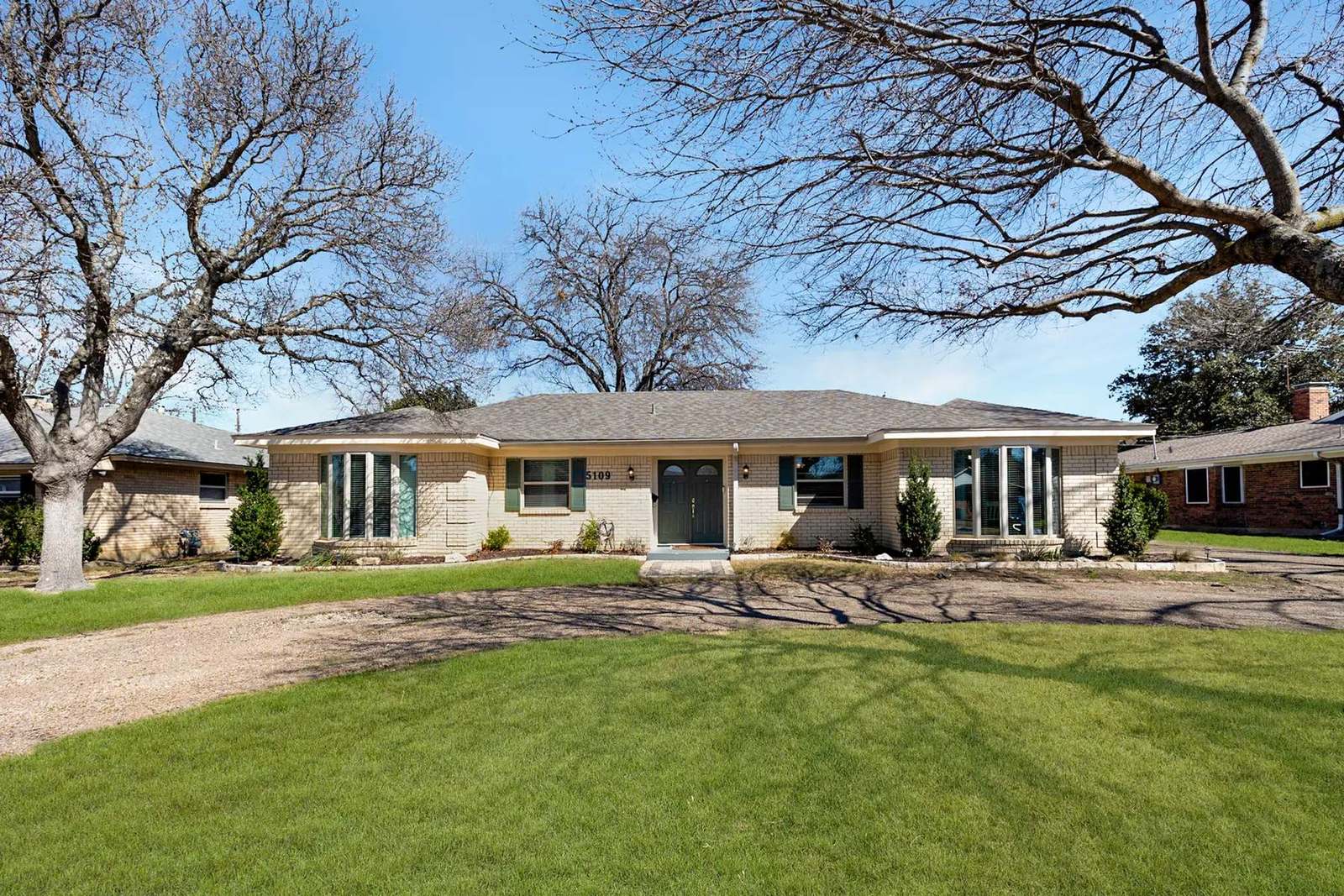Established residence in the Wedgwood and South Hills area
