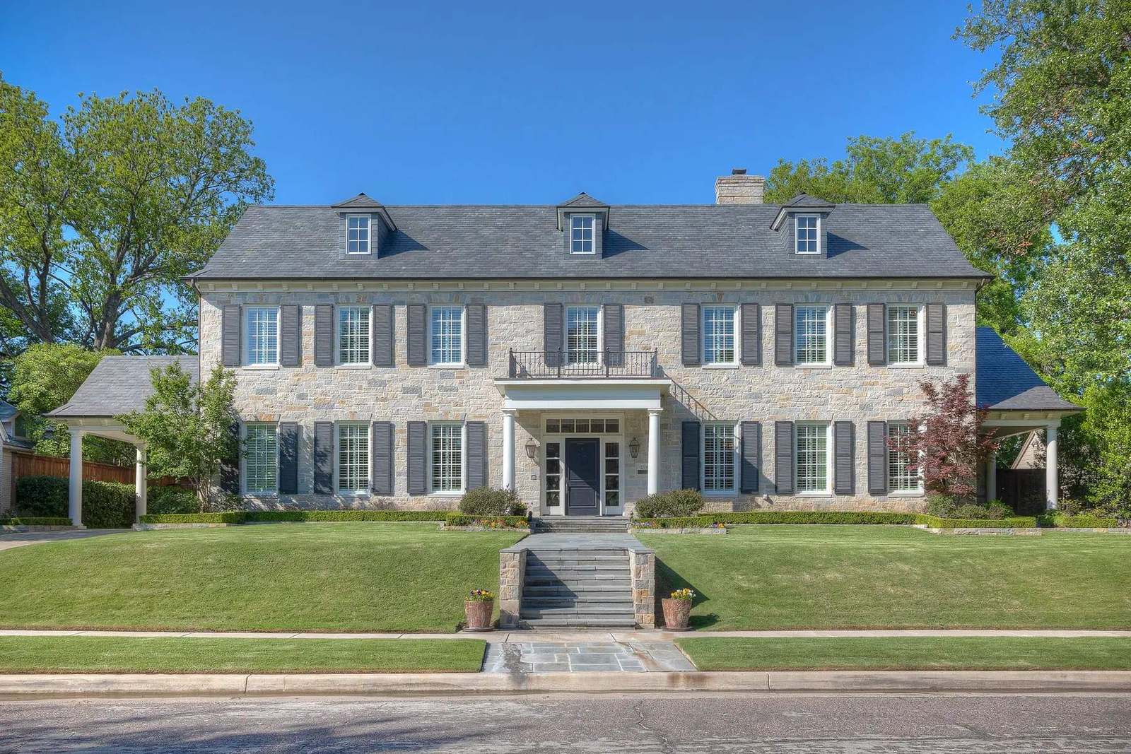 Stone residence in Monticello, part of West Fort Worth